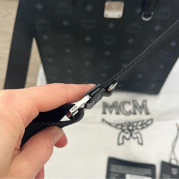 MCM small Aren tote - Picture 6 of 16